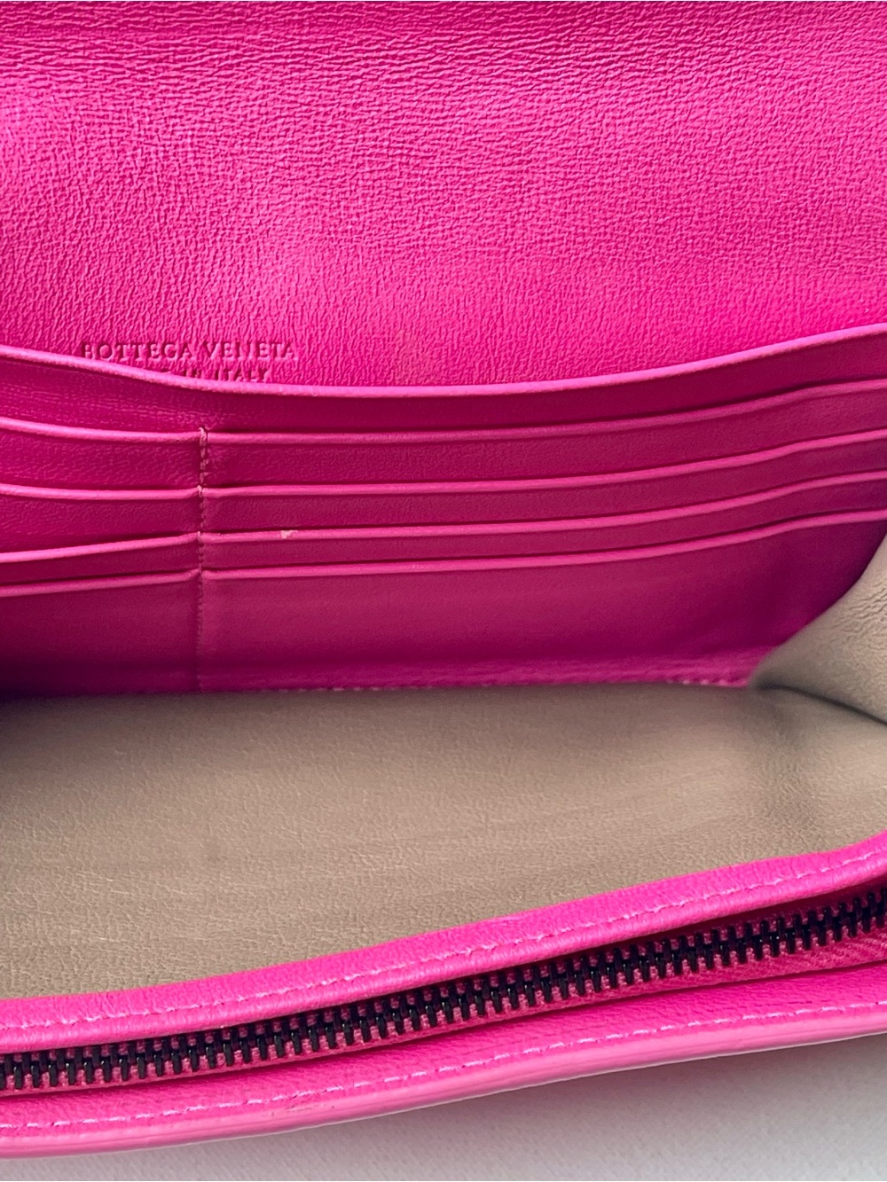 LIKE NEW BOTTEGA VENETA INTRECCIATO CONTINENTAL NAPPA LEATHER DEEP PINK WALLET - Picture 9 of 17